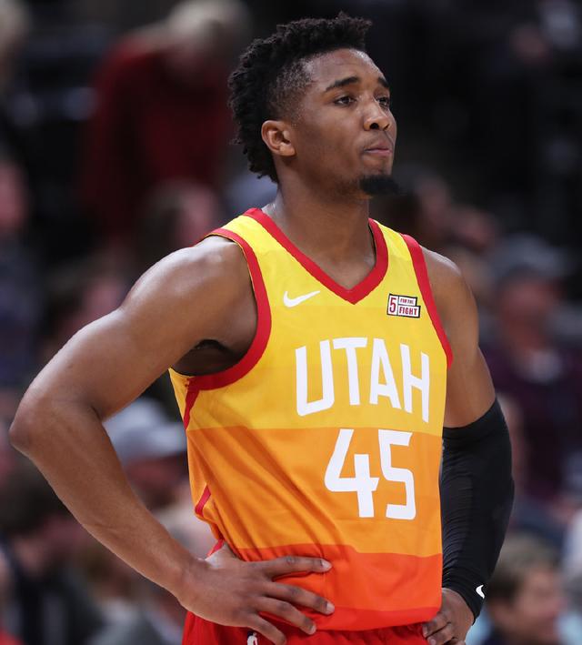 以雄鹿为例 以雄鹿为例